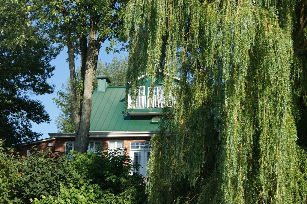 La Belle Aux Berges Panzió Saint-Denis-sur-Richelieu Kültér fotó